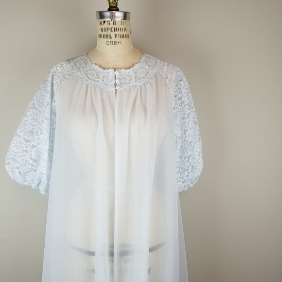 Vintage 1950's Long Pale Blue Lace Peignoir Front Closure Babydoll Robe Size 38 - Picture 3 of 11